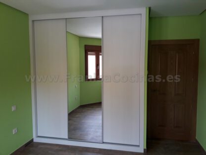 Armario empotrado de 3 hojas correderas - Imagen 2