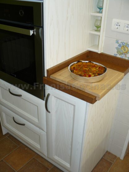 Muebles de cocina de madera de fresno blanco patinado - Imagen 15