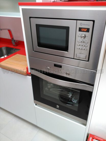 Muebles de cocina tirador gola blanco brillo - Imagen 18