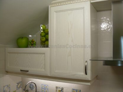 Muebles de cocina de madera de fresno blanco patinado - Imagen 4