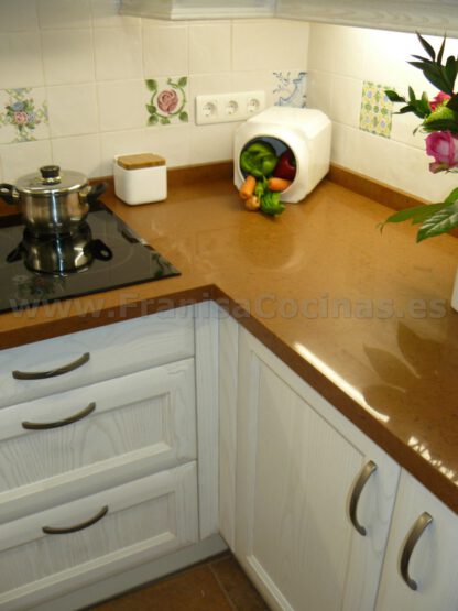 Muebles de cocina de madera de fresno blanco patinado - Imagen 27