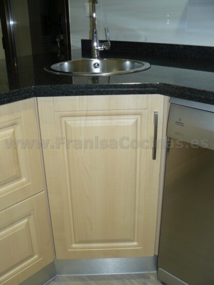 Muebles de cocina polilaminados - Imagen 12