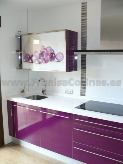 Muebles de cocina color berenjena - Imagen 12