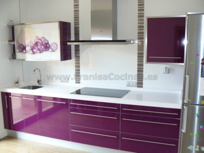 Muebles de cocina color berenjena - Imagen 3