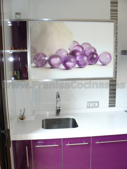 Muebles de cocina color berenjena - Imagen 7