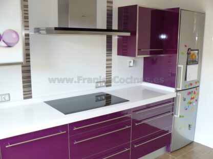 Muebles de cocina color berenjena - Imagen 9