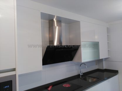 Muebles de cocina con tirador gola aluminio - Imagen 13