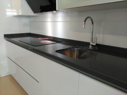 Muebles de cocina con tirador gola aluminio - Imagen 21