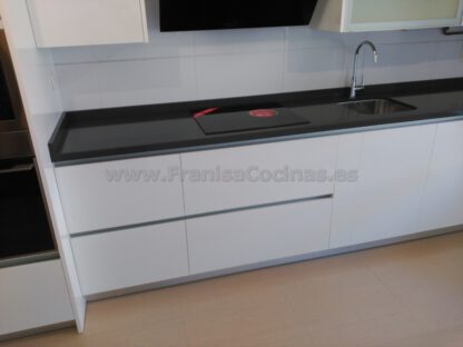 Muebles de cocina con tirador gola aluminio - Imagen 5