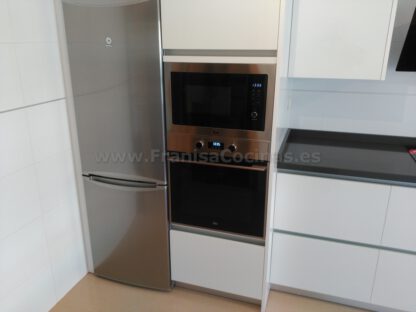 Muebles de cocina con tirador gola aluminio - Imagen 6