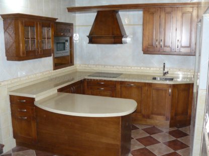 Muebles de cocina de madera castaño - Imagen 2