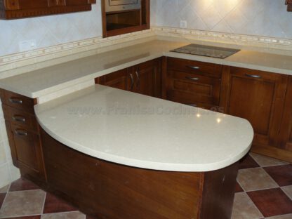 Muebles de cocina de madera castaño - Imagen 18