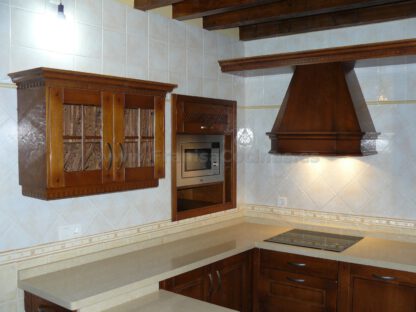Muebles de cocina de madera castaño - Imagen 19