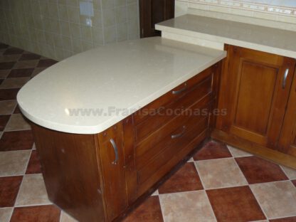 Muebles de cocina de madera castaño - Imagen 24