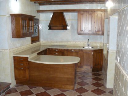 Muebles de cocina de madera castaño - Imagen 4