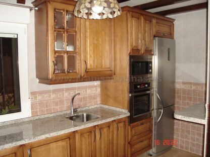 Muebles de cocina de madera rústica - Imagen 3