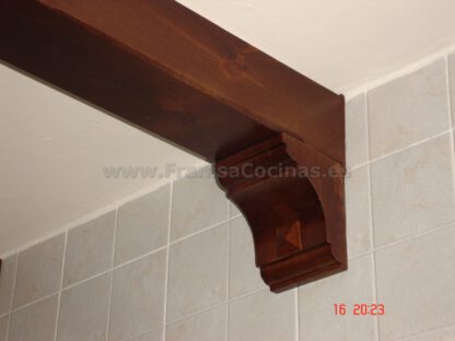 Muebles de cocina de madera rústica - Imagen 5