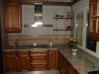 Muebles de cocina de madera rústica - Imagen 7