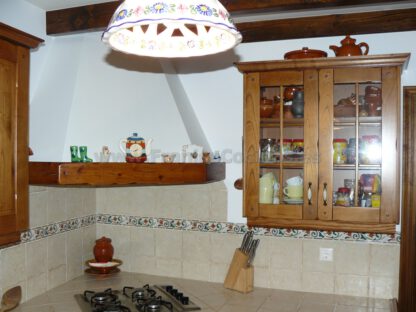 Muebles de cocina rústicos en madera - Imagen 8
