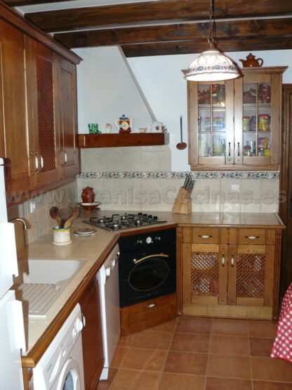 Muebles de cocina rústicos en madera - Imagen 2