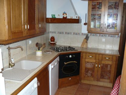 Muebles de cocina rústicos en madera - Imagen 5
