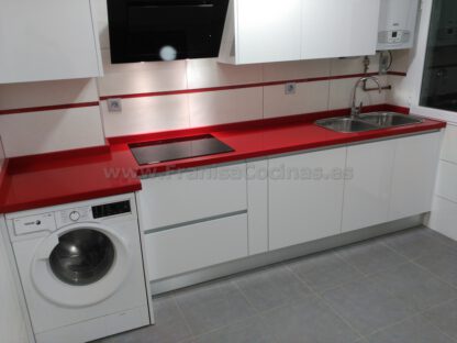 Muebles de cocina blancos tirador efecto gola - Imagen 2