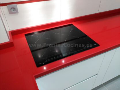 Muebles de cocina blancos tirador efecto gola - Imagen 14