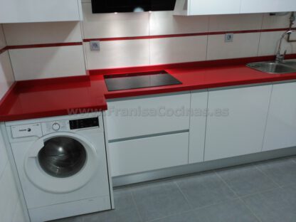 Muebles de cocina blancos tirador efecto gola - Imagen 5