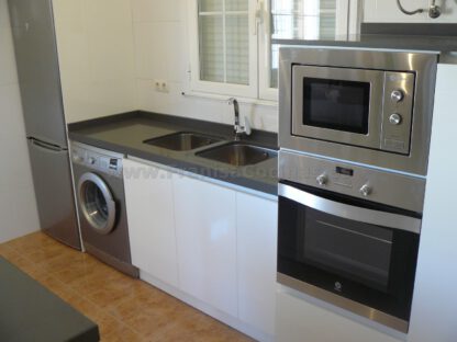 Muebles de cocina con isla y tirador gola - Imagen 7