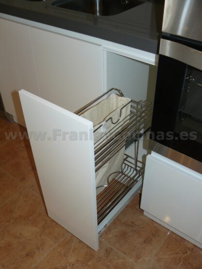 Muebles de cocina con isla y tirador gola - Imagen 30