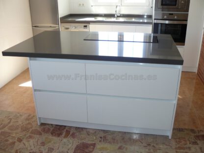 Muebles de cocina con isla y tirador gola - Imagen 5