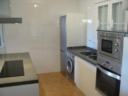Muebles de cocina con isla y tirador gola - Imagen 44