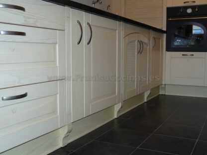 Muebles de cocina madera patinado arena beige - Imagen 25