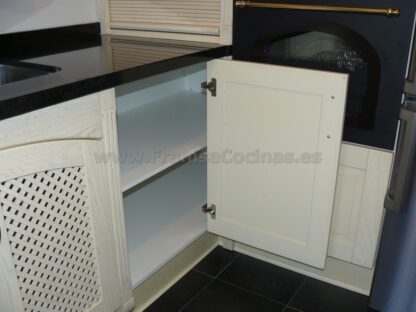 Muebles de cocina madera patinado arena beige - Imagen 40