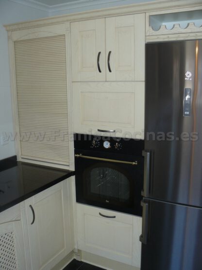 Muebles de cocina madera patinado arena beige - Imagen 6