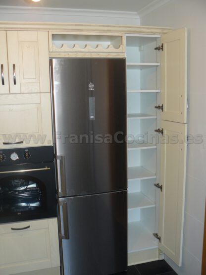 Muebles de cocina madera patinado arena beige - Imagen 53