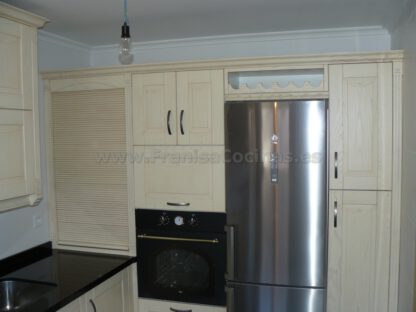 Muebles de cocina madera patinado arena beige - Imagen 7