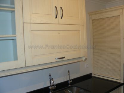 Muebles de cocina madera patinado arena beige - Imagen 58