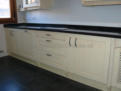 Muebles de cocina madera patinado arena beige - Imagen 63