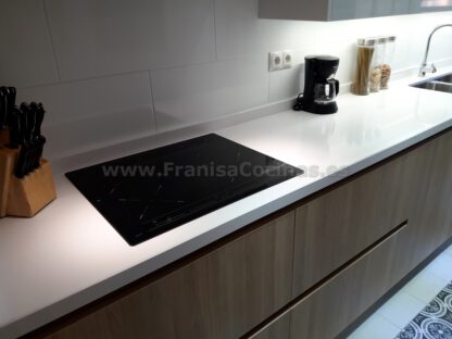 Muebles de cocina con tirador gola madera - Imagen 18