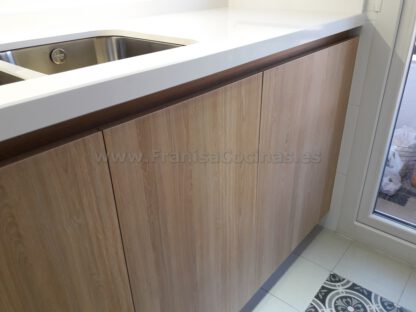 Muebles de cocina con tirador gola madera - Imagen 22