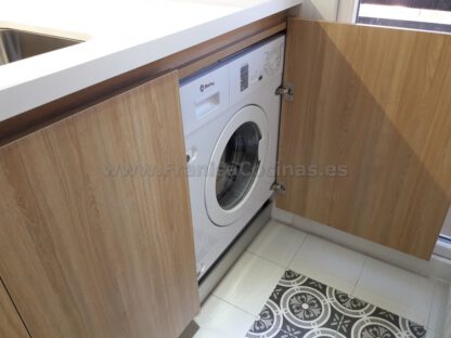 Muebles de cocina con tirador gola madera - Imagen 25