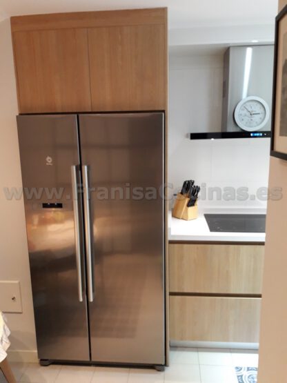 Muebles de cocina con tirador gola madera - Imagen 33