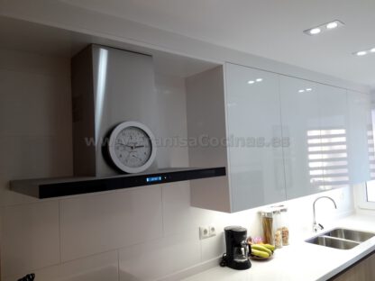 Muebles de cocina con tirador gola madera - Imagen 8