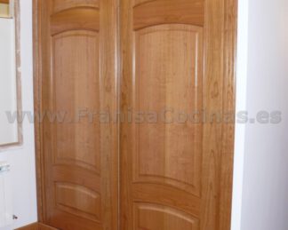 Armario empotrado de 2 hojas correderas madera de cerezo