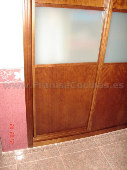 Armario empotrado de 3 hojas correderas con cristal - Imagen 4