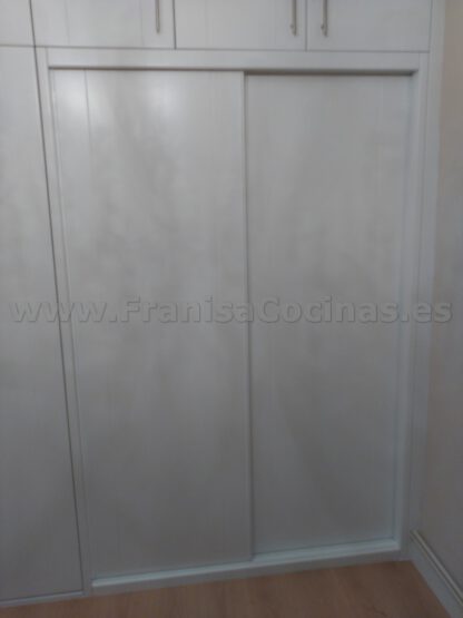 Armario empotrado lacado blanco abatible - Imagen 2