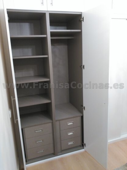 Armario empotrado lacado blanco abatible - Imagen 8