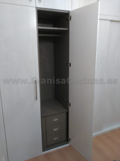 Armario empotrado lacado blanco abatible - Imagen 10