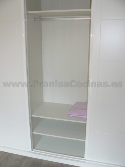 Armario empotrado lacado blanco - Imagen 15
